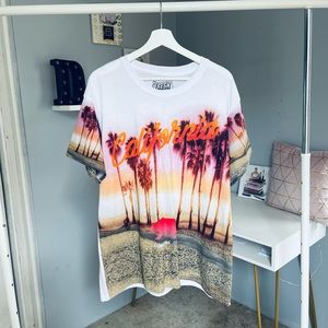 Beautiful California men shirt size XL but fit large